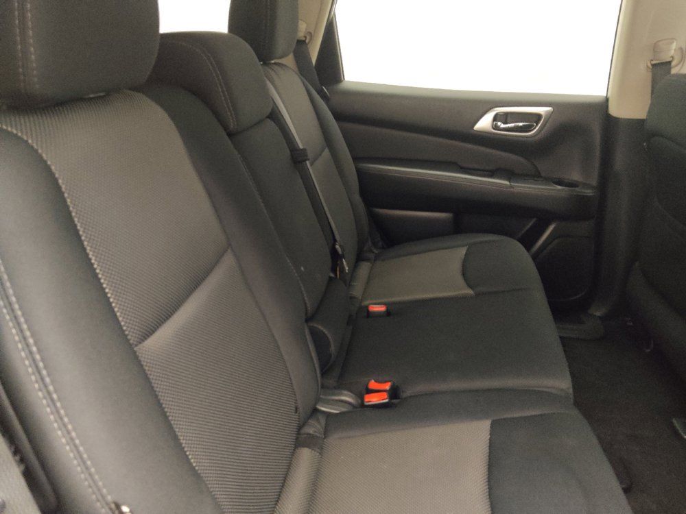 Used 2019 Nissan Pathfinder SV AWD/4WD image 19