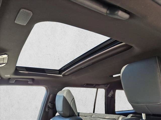 Used 2024 Lexus GX 550 w/ Accessory Package (31) AWD/4WD image 10