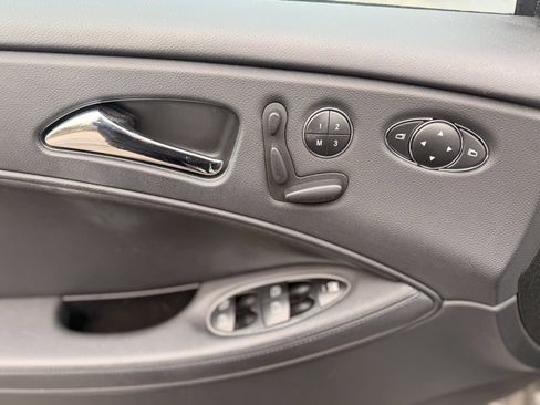 Used 2008 Mercedes-Benz CLS 550 image 21