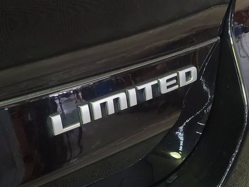 Used 2025 Jeep Grand Cherokee L Limited AWD/4WD image 34