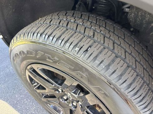 Used 2023 Chevrolet Colorado Trail Boss w/ Technology Package image 13