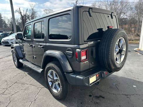 Used 2020 Jeep Wrangler Unlimited Sahara image 8
