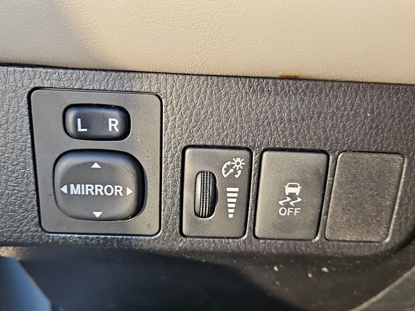 Used 2014 Toyota RAV4 Limited AWD/4WD image 22