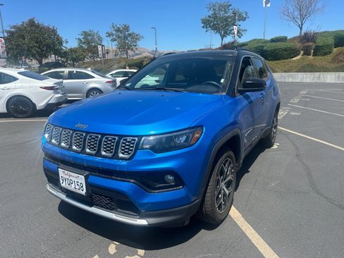 Used 2024 Jeep Compass Limited AWD/4WD image 2