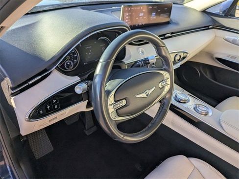 Used 2022 Genesis GV70 2.5T image 7