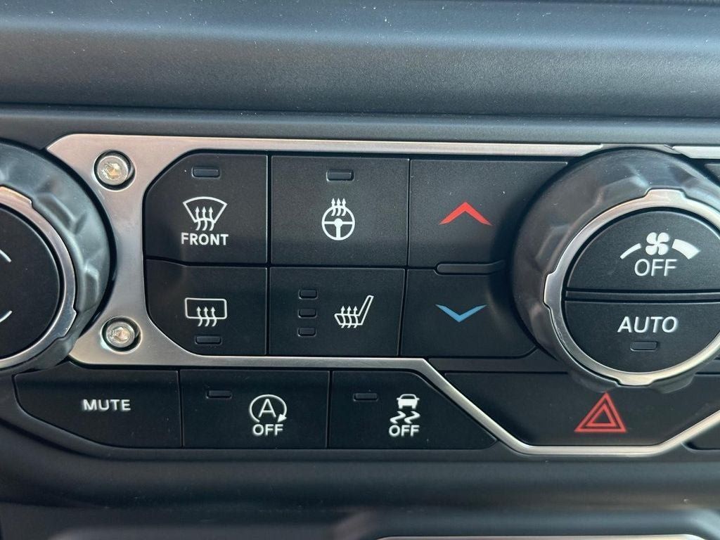 Used 2021 Jeep Gladiator Overland w/ Uconnect 4C Nav & Sound Group AWD/4WD image 20
