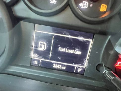 Used 2025 Chevrolet Silverado 1500 Custom image 15