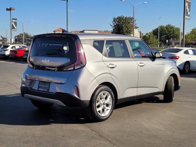Certified 2025 Kia Soul LX w/ LX Technology Package FWD image 6