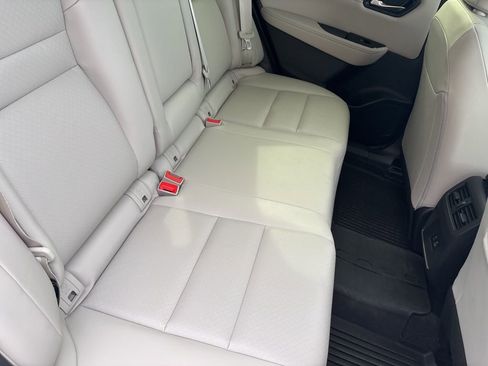 Used 2023 Nissan Rogue SV w/ SV Premium B Package image 34