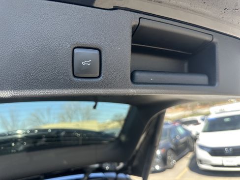 Used 2025 Ford Escape Platinum AWD/4WD image 11