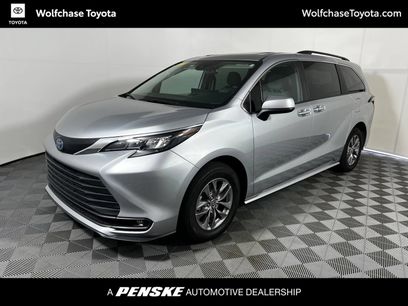 Used 2025 Toyota Sienna XLE