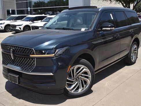 New 2026 Lincoln Navigator Reserve AWD/4WD image 12