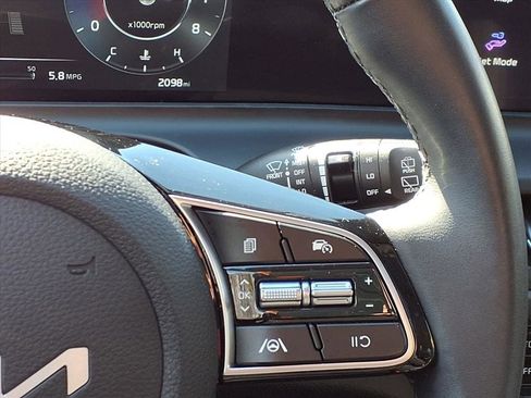 Used 2024 Kia Seltos EX image 16