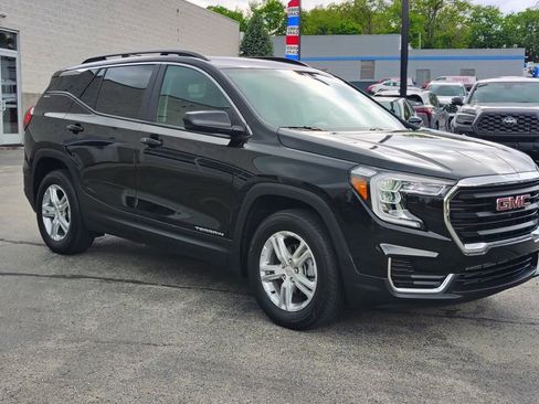 Used 2023 GMC Terrain SLE w/ Driver Convenience Package AWD/4WD image 3