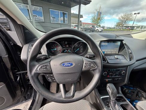 Used 2019 Ford Escape SE image 10
