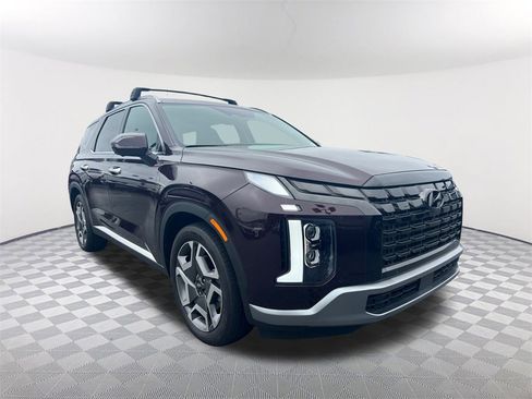 Used 2024 Hyundai Palisade Limited image 3
