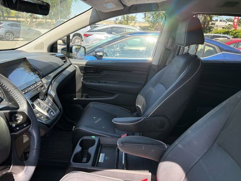 Used 2024 Honda Odyssey Elite image 7
