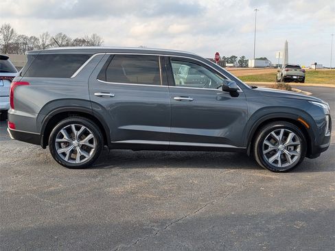 Used 2021 Hyundai Palisade SEL w/ Convenience Package image 3