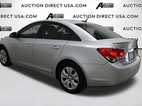 Used 2014 Chevrolet Cruze LS FWD image 5