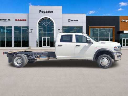 New 2026 RAM 5500 Tradesman w/ Chrome Appearance Group AWD/4WD image 7