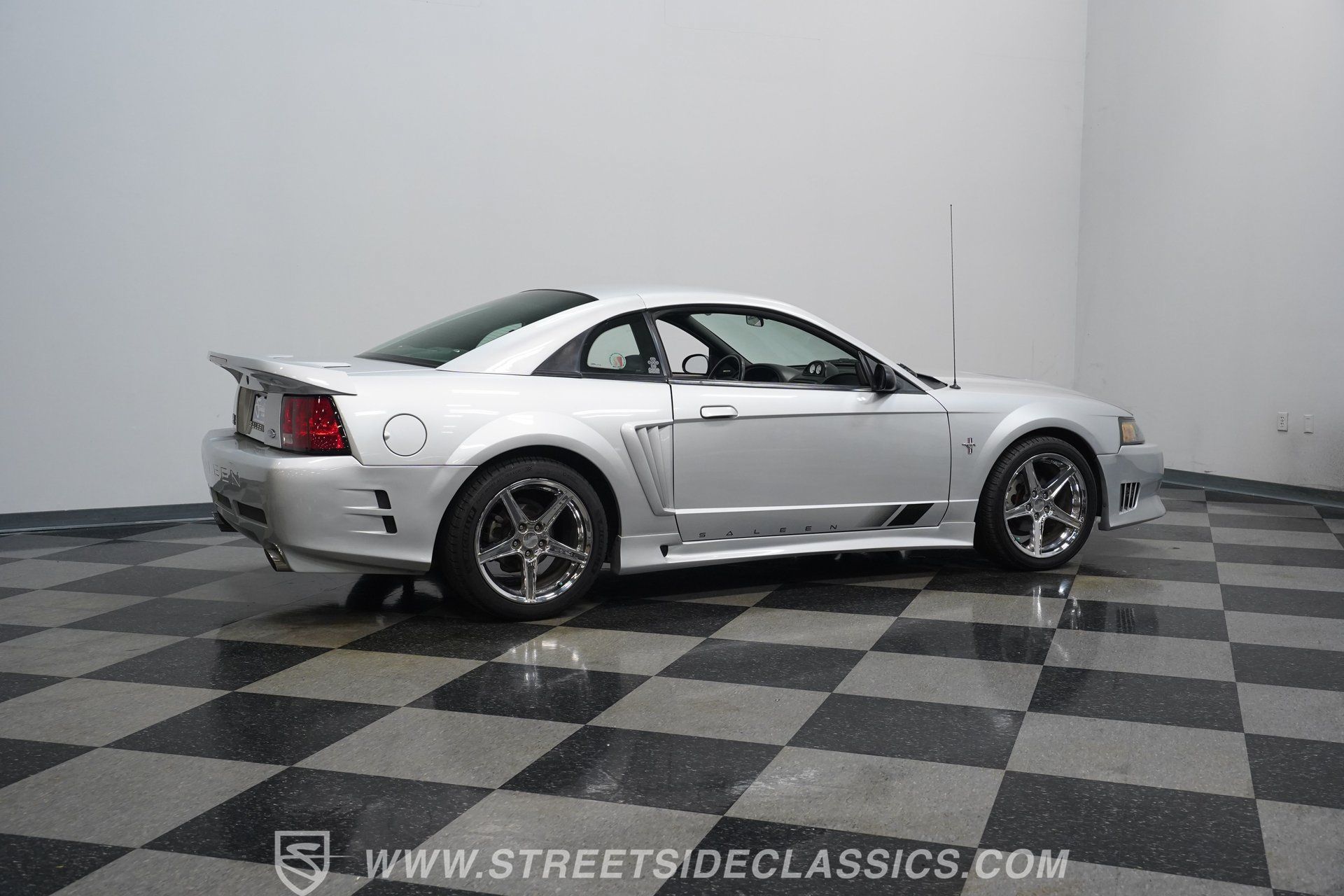 Used 2001 Ford Mustang GT RWD image 14