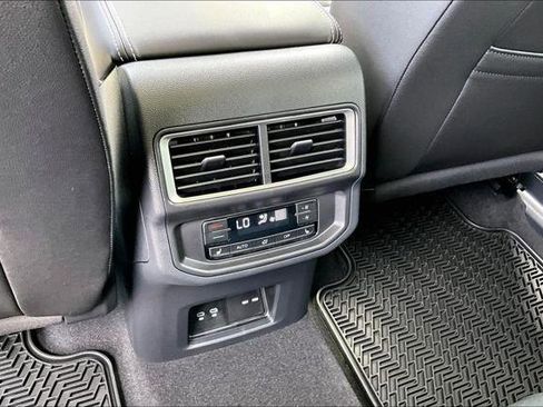 Certified 2026 Volkswagen Atlas SEL Premium R-Line AWD/4WD image 18