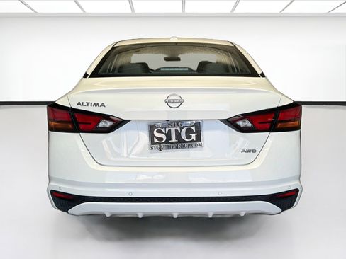 Used 2025 Nissan Altima 2.5 SV AWD/4WD image 5