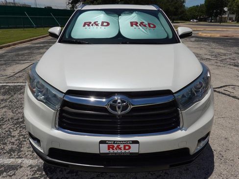 Used 2014 Toyota Highlander Limited FWD image 2