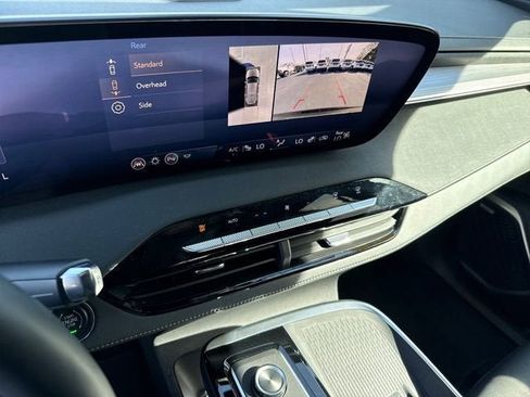 Used 2025 Buick Enclave Preferred FWD image 18
