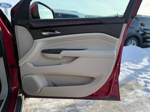 Used 2014 Cadillac SRX Luxury image 18