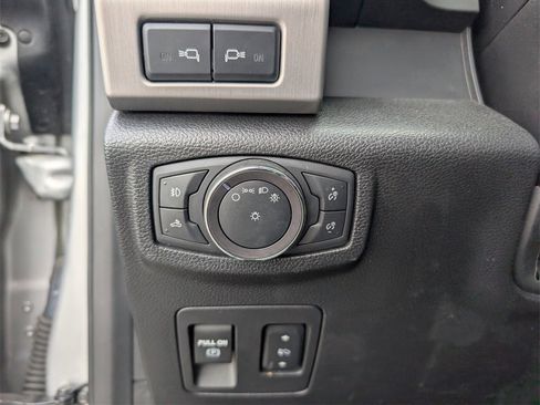 Used 2019 Ford F150 Platinum w/ Equipment Group 701A Luxury image 28