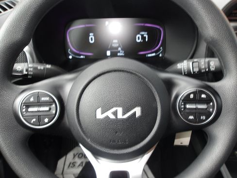 Used 2023 Kia Soul LX w/ Option Group 015 FWD image 16
