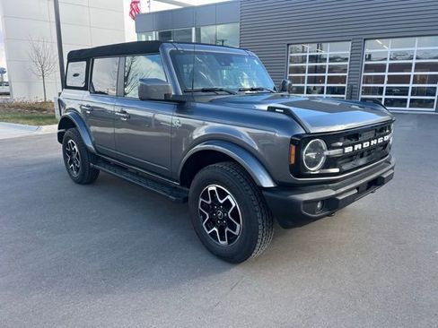 Used 2023 Ford Bronco Outer Banks AWD/4WD image 3