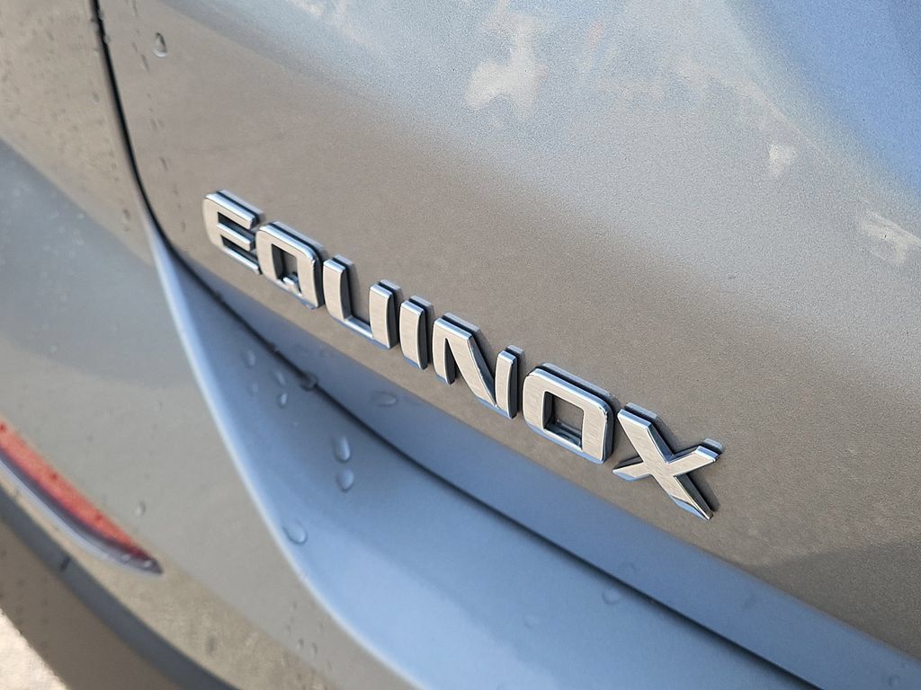 Used 2024 Chevrolet Equinox LT FWD image 8