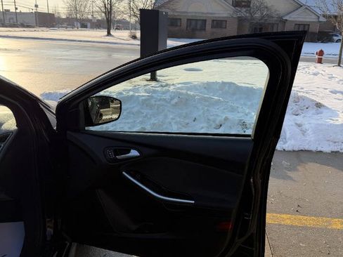 Used 2017 Ford Focus ST image 31