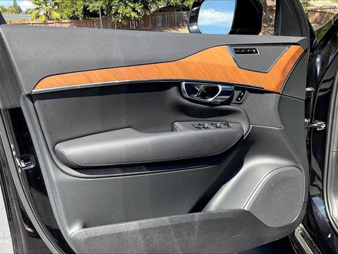 Used 2025 Volvo XC90 B5 Plus w/ Protection Package Premier image 26