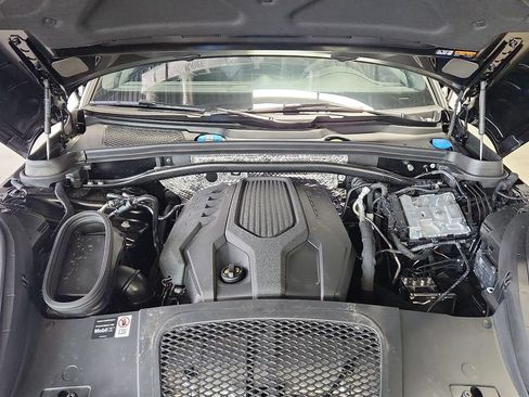 Certified 2026 Porsche Macan AWD/4WD image 29