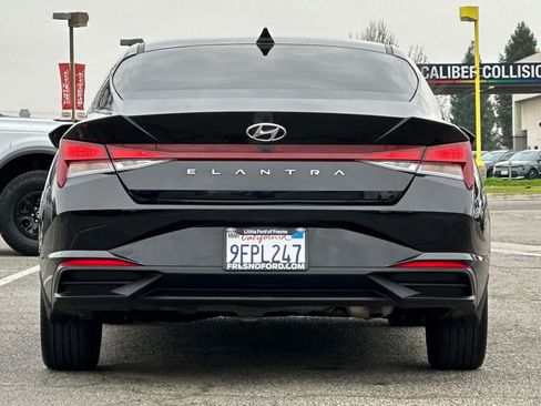 Used 2023 Hyundai Elantra SEL w/ Convenience Package image 8