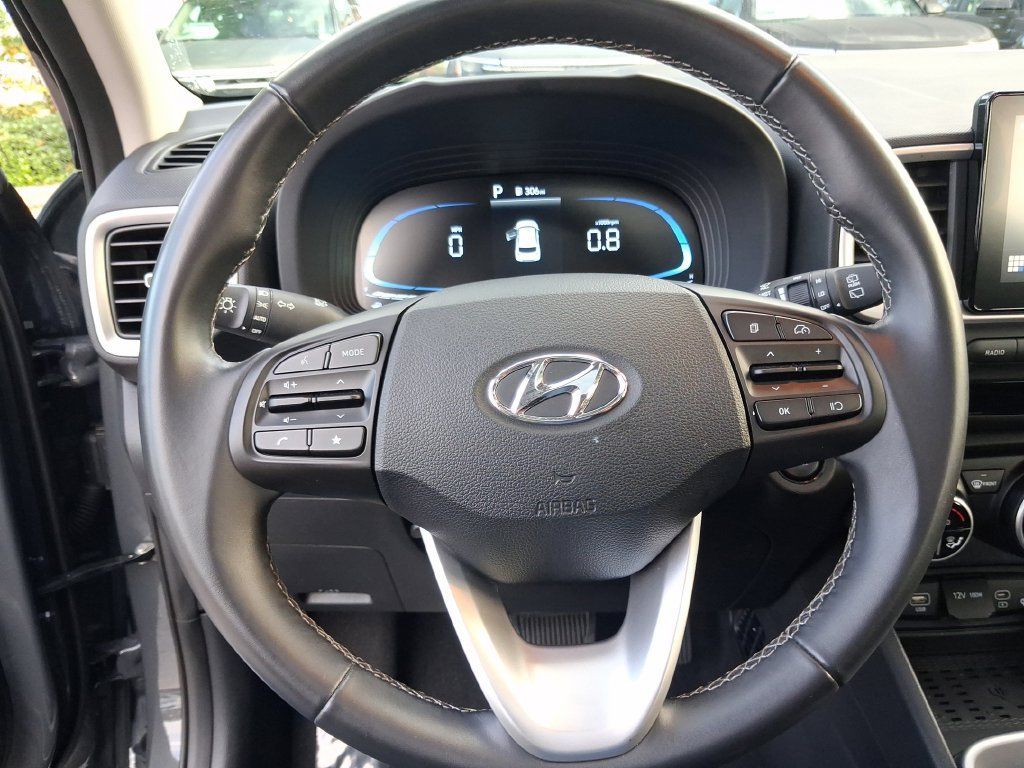 Used 2026 Hyundai Venue SEL FWD image 19