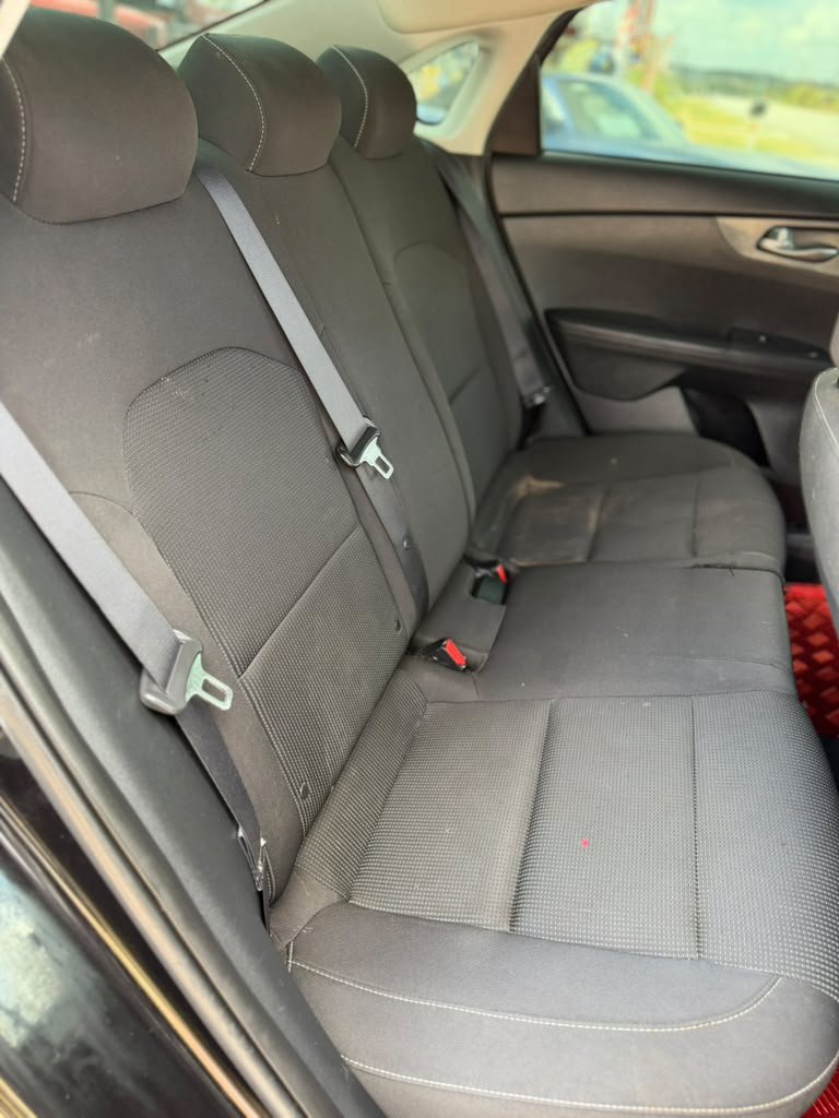 Used 2021 Kia Forte LXS FWD image 14
