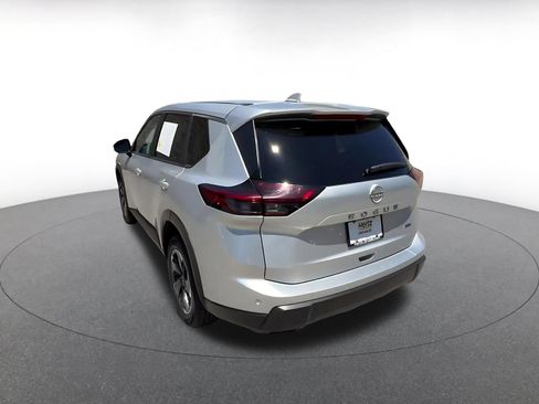 Used 2025 Nissan Rogue SV AWD/4WD image 11