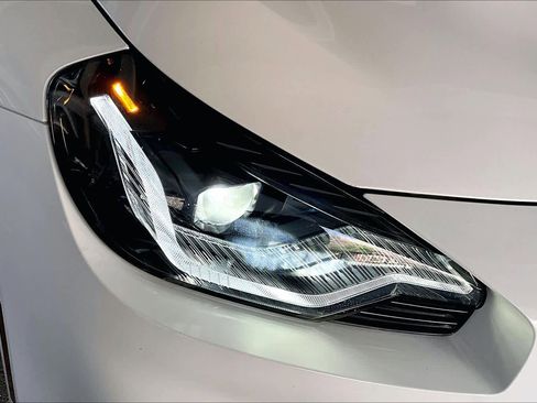 Used 2023 BMW M2 image 27