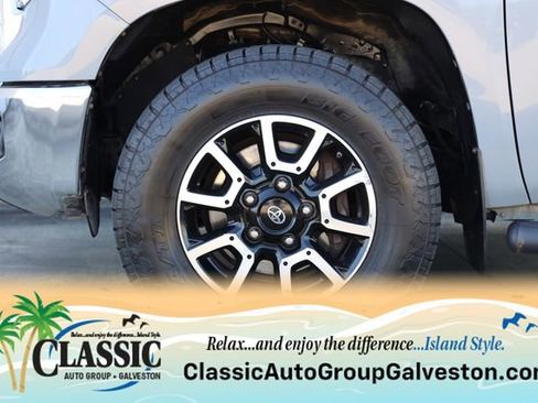 Used 2018 Toyota Tundra SR5 w/ TRD Off Road Package image 10