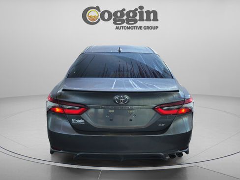 Used 2023 Toyota Camry SE image 4