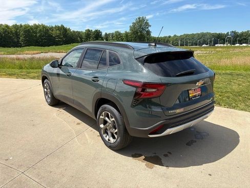 New 2026 Chevrolet Trax LT w/ LT Convenience Package FWD image 7