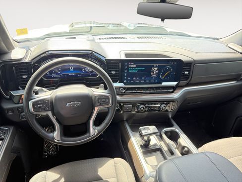 Used 2023 Chevrolet Silverado 1500 LT Trail Boss AWD/4WD image 15