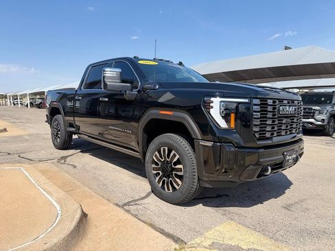 Used 2025 GMC Sierra 2500 Denali Ultimate AWD/4WD image 3