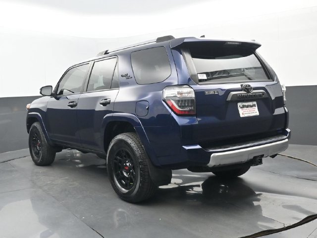 Used 2018 Toyota 4Runner TRD Off-Road AWD/4WD image 3