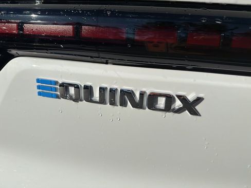 New 2026 Chevrolet Equinox EV LT image 35