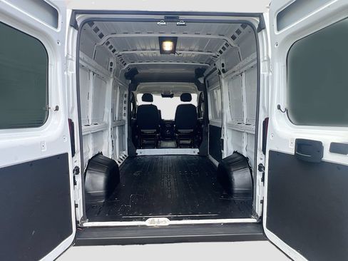 Used 2024 RAM ProMaster 2500 w/ Convenience Group FWD image 24